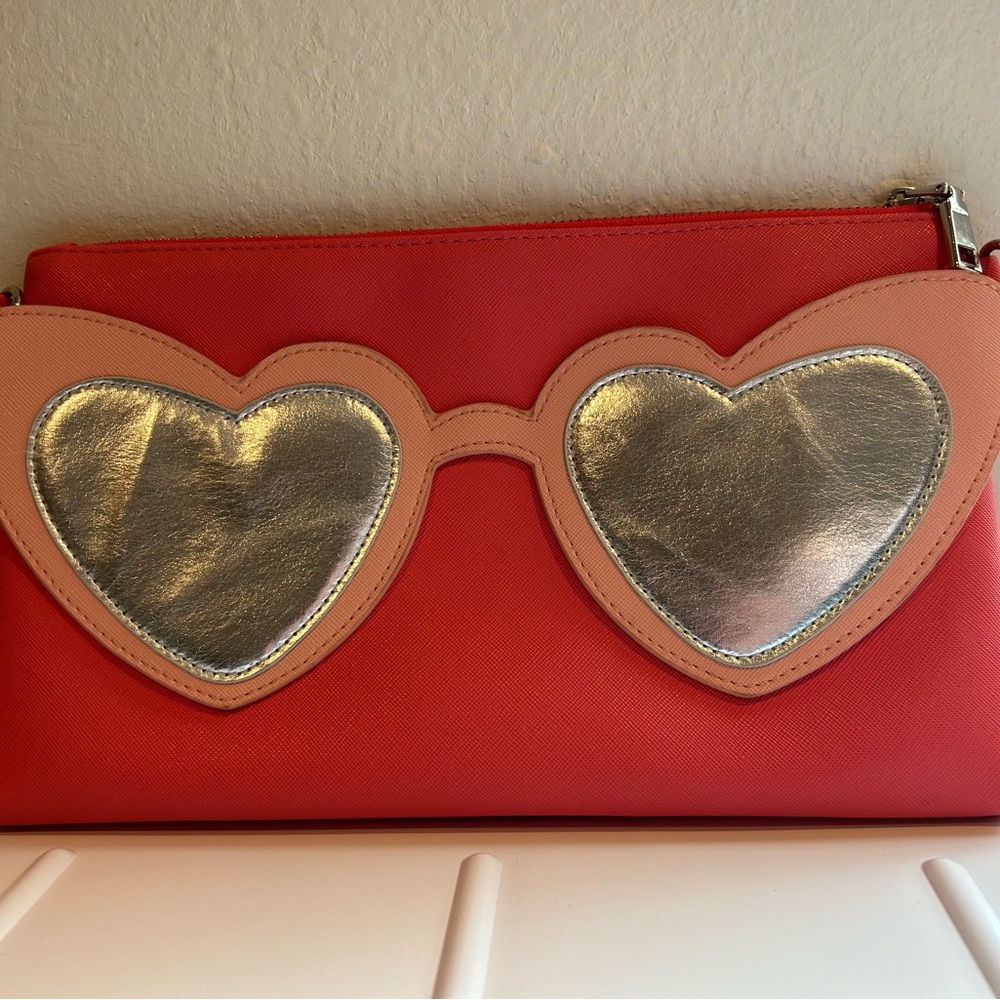 Can’t Clutch This/Studio DIY Hear Sunnies Clutch Purse